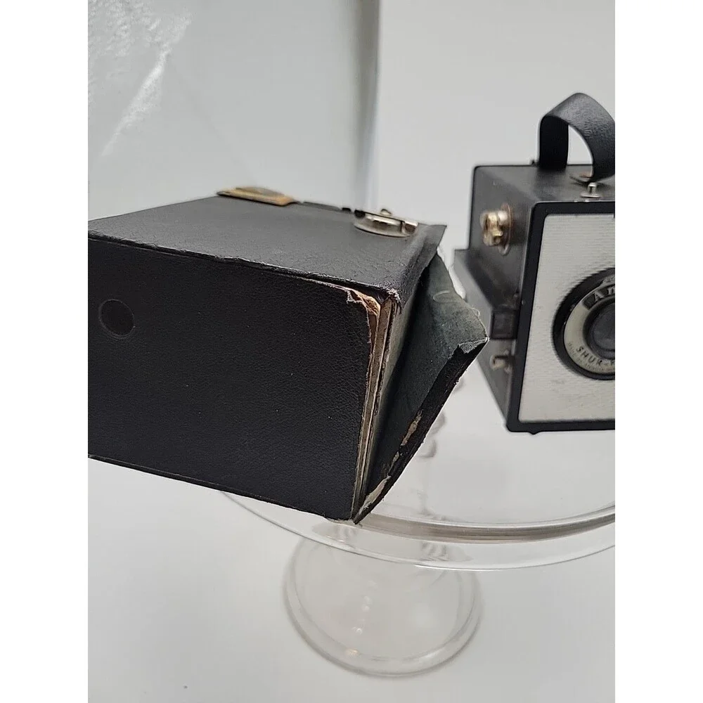 2 Vintage KODAK Six-20 BROWNIE Junior Box Camera For 620 Film & Ansco Shur-flash